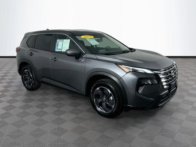2025 Nissan Rogue SV — photo 1 of 13