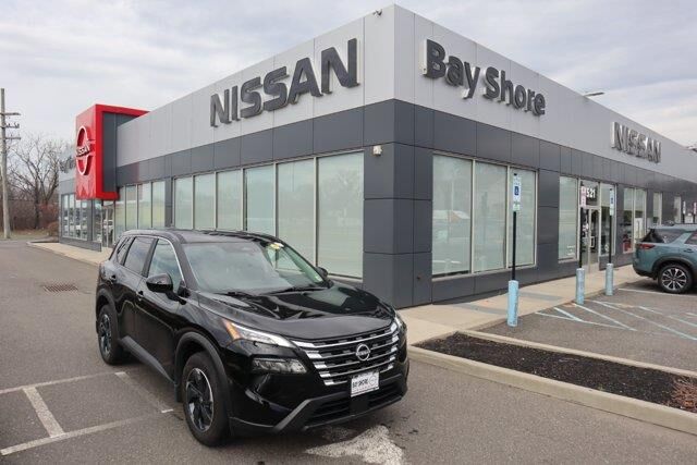 2023 Nissan Rogue SV — photo 1 of 13