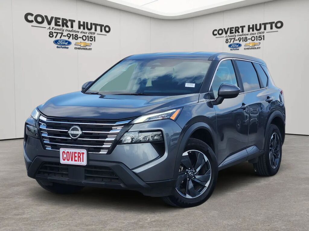 2025 Nissan Rogue SV — photo 1 of 13