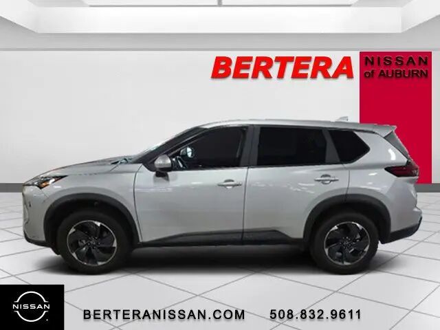 2024 Nissan Rogue SV — photo 1 of 13
