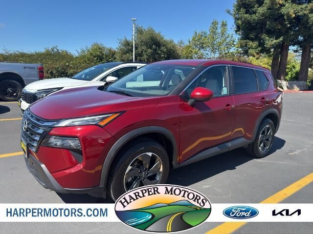 2025 Nissan Rogue SV — photo 1 of 13