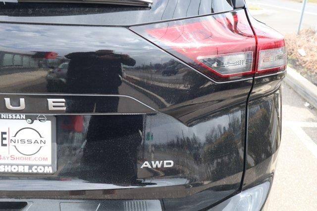 2025 Nissan Rogue SV — photo 1 of 2