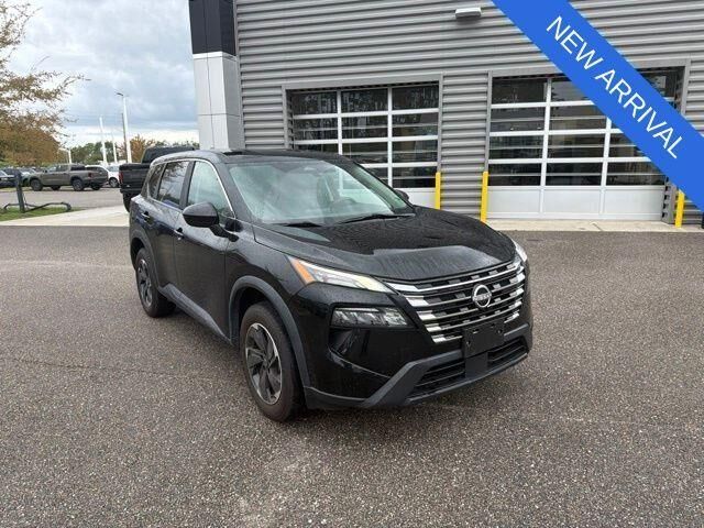 2024 Nissan Rogue SV — photo 1 of 13