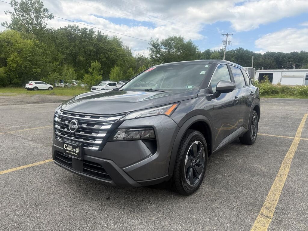 2025 Nissan Rogue AWD SV — photo 1 of 13
