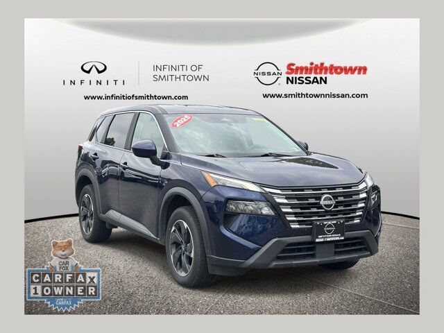 2025 Nissan Rogue SV — photo 1 of 12