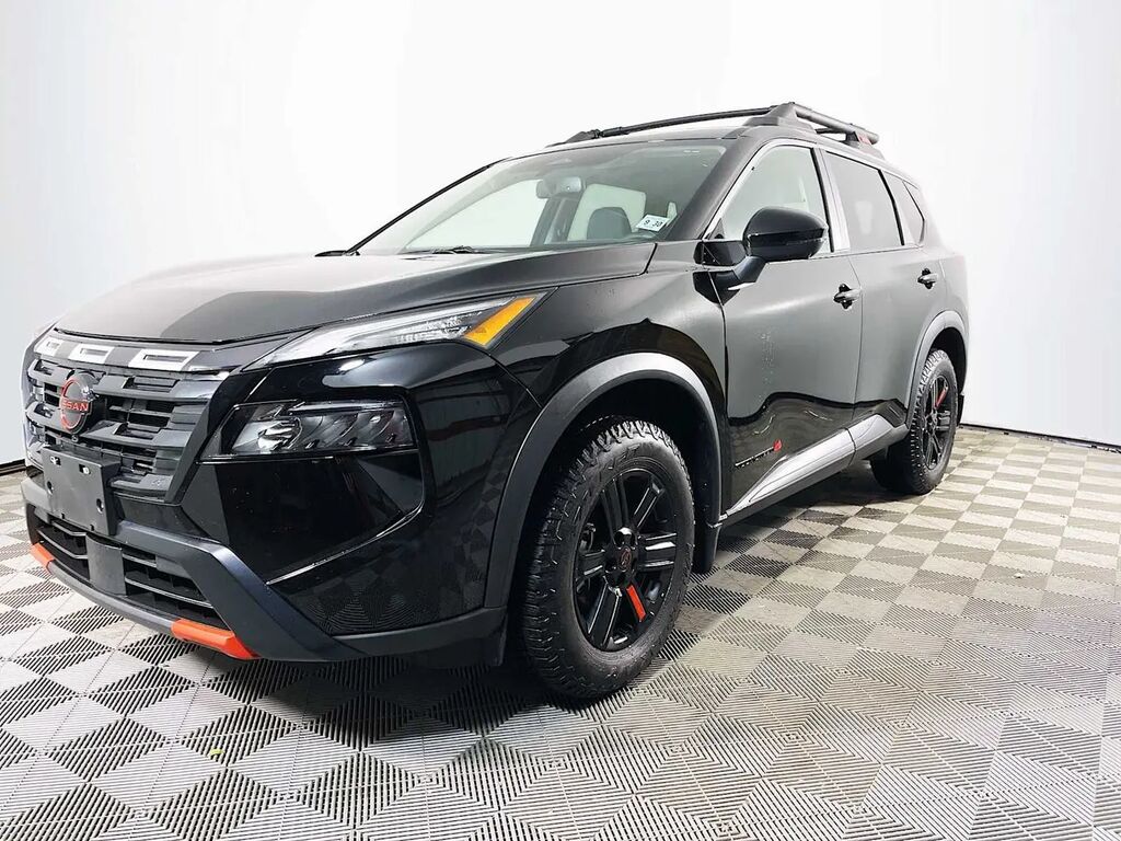 2025 Nissan Rogue SV — photo 1 of 13