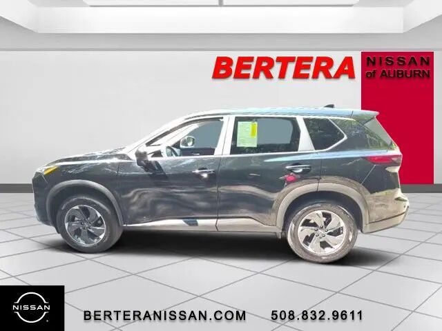 2026 Nissan Rogue SV — photo 1 of 13
