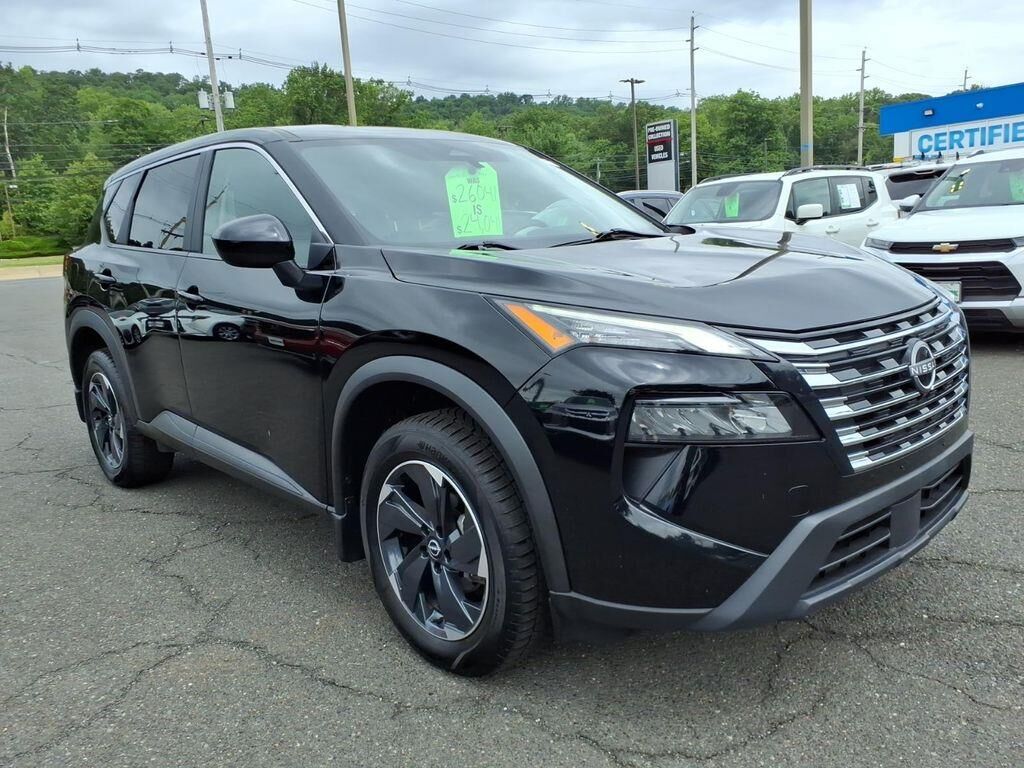2024 Nissan Rogue SV — photo 1 of 1
