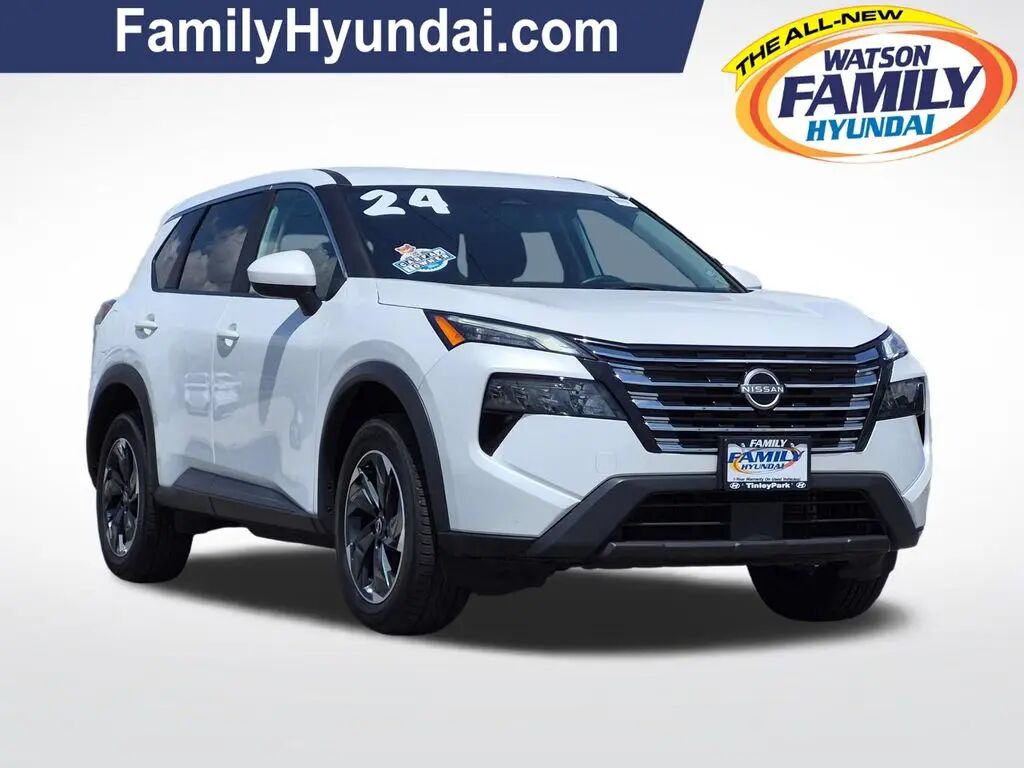2024 Nissan Rogue SV — photo 1 of 13