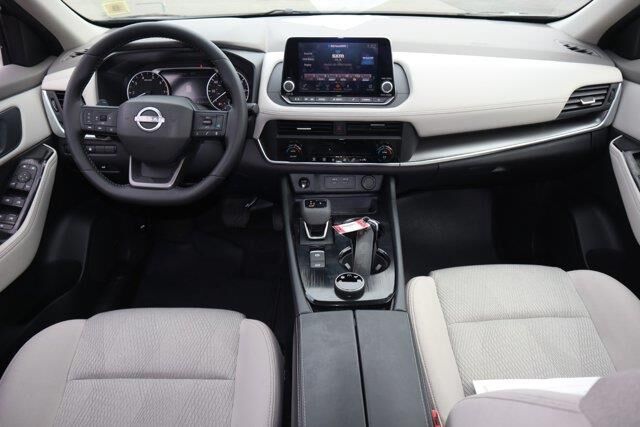 2025 Nissan Rogue SV — photo 1 of 1