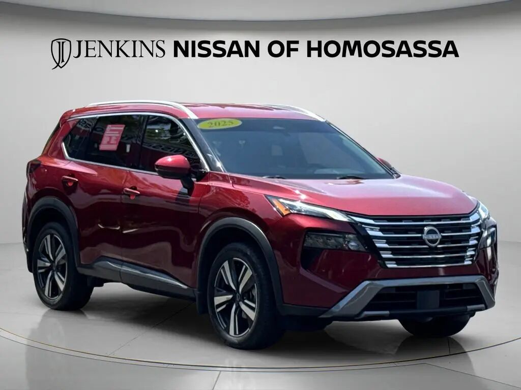 2025 Nissan Rogue SL — photo 1 of 10