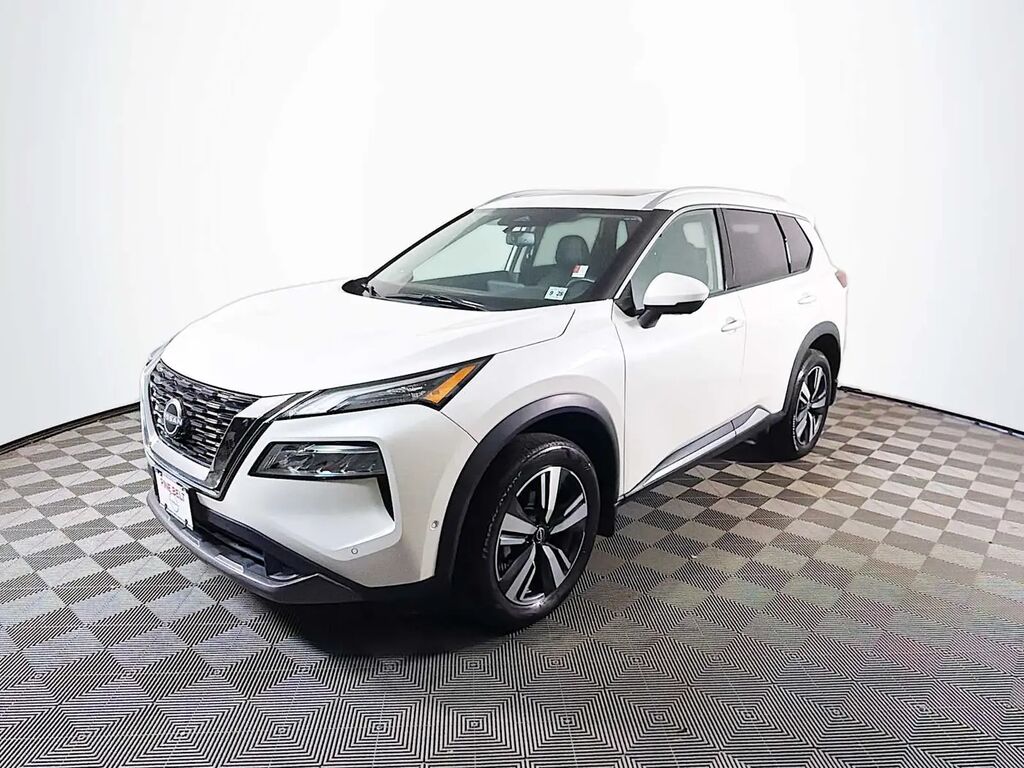 2023 Nissan Rogue SL — photo 1 of 13