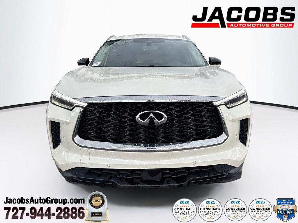 2023 INFINITI QX60 Luxe — photo 1 of 13