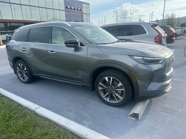 2022 INFINITI QX60 LUXE