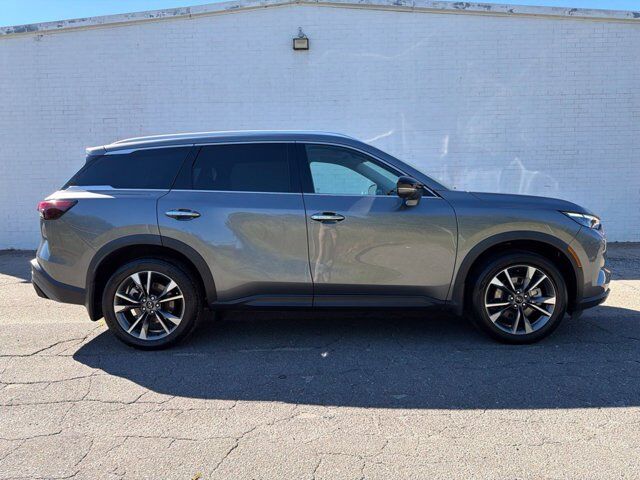 2023 INFINITI QX60 LUXE — photo 1 of 1