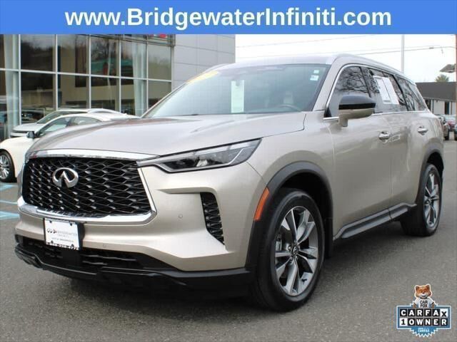 2023 INFINITI QX60 Luxe — photo 1 of 12