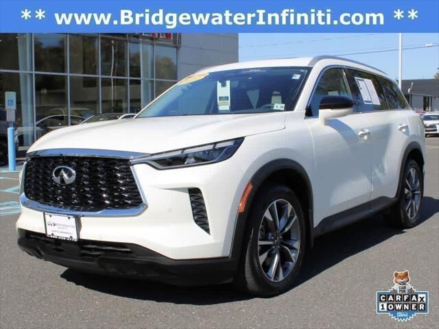 2023 INFINITI QX60 Luxe — photo 1 of 4