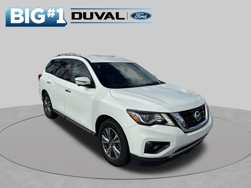 2020 Nissan Pathfinder SL — photo 1 of 13