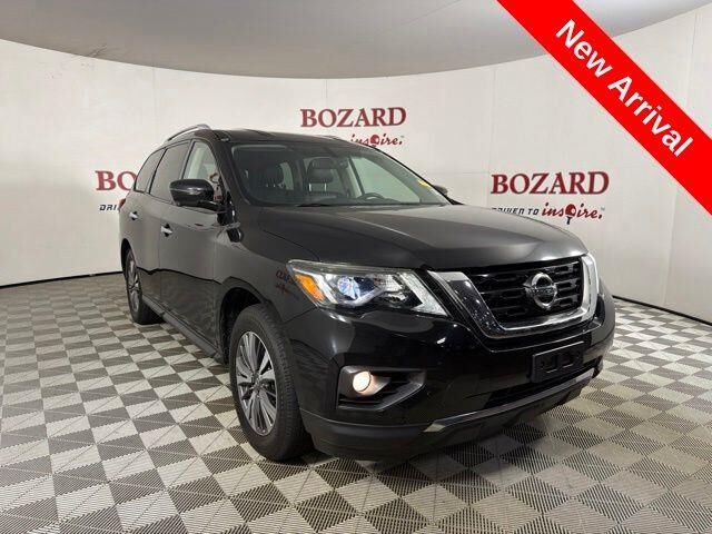 2020 Nissan Pathfinder SL — photo 1 of 11