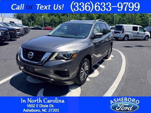2017 Nissan Pathfinder S