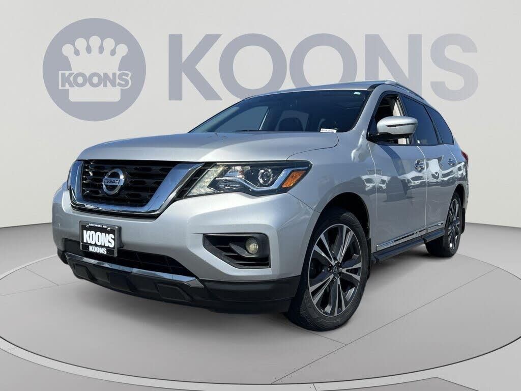 2017 Nissan Pathfinder S — photo 1 of 1