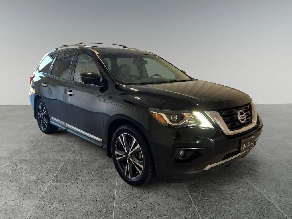 2018 Nissan Pathfinder S — photo 1 of 13