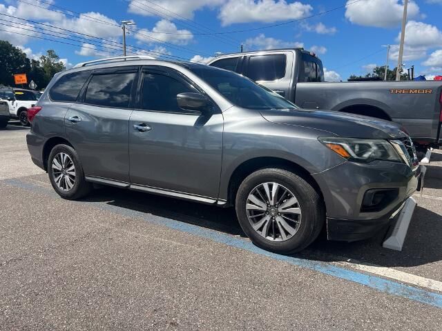 2019 Nissan Pathfinder S