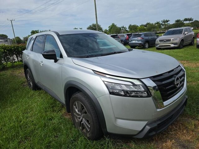 2024 Nissan Pathfinder S