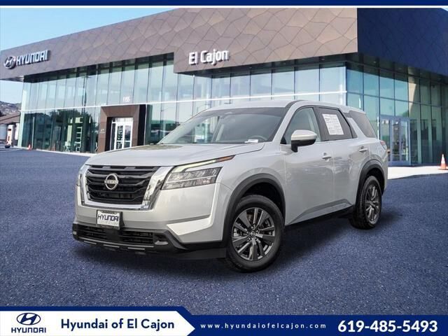 2022 Nissan Pathfinder S