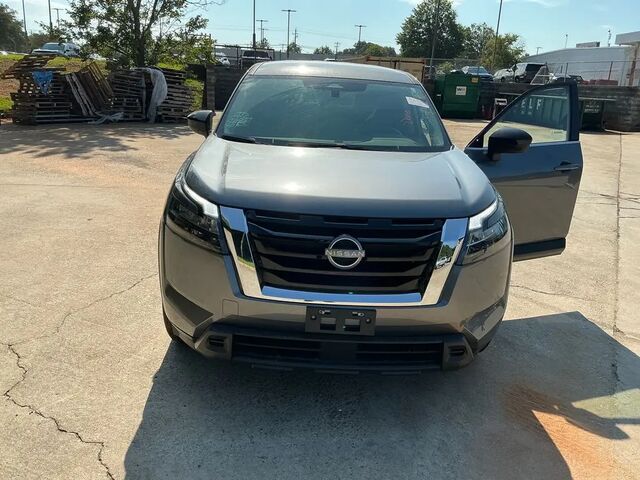 2025 Nissan Pathfinder S