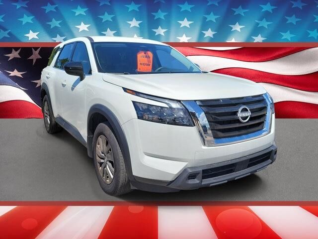 2025 Nissan Pathfinder S