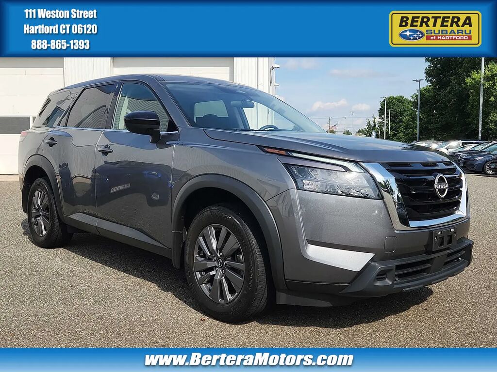 2024 Nissan Pathfinder S