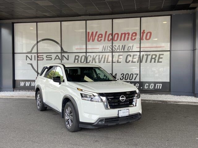2025 Nissan Pathfinder S