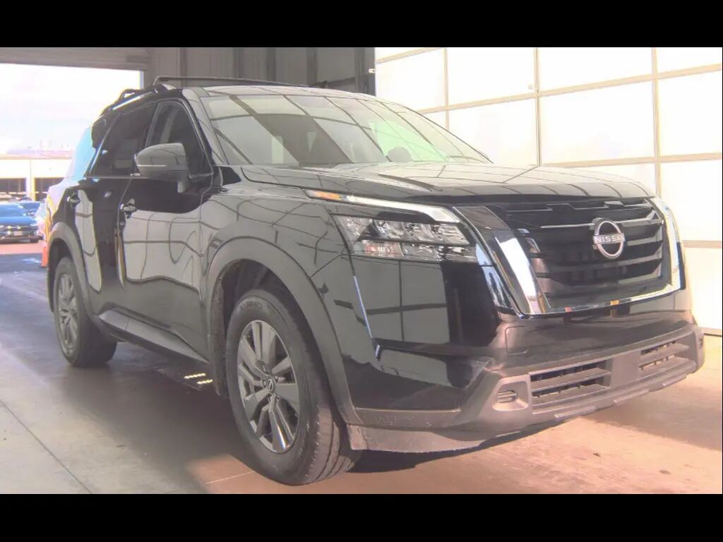 2025 Nissan Pathfinder SV — photo 1 of 6