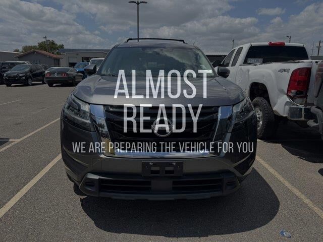 2022 Nissan Pathfinder SV — photo 1 of 13