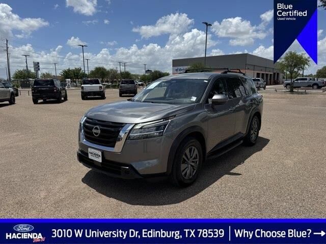 2022 Nissan Pathfinder SV
