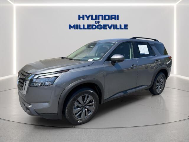 2024 Nissan Pathfinder SV