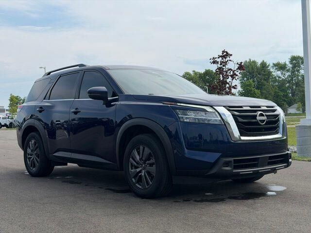 2022 Nissan Pathfinder SV