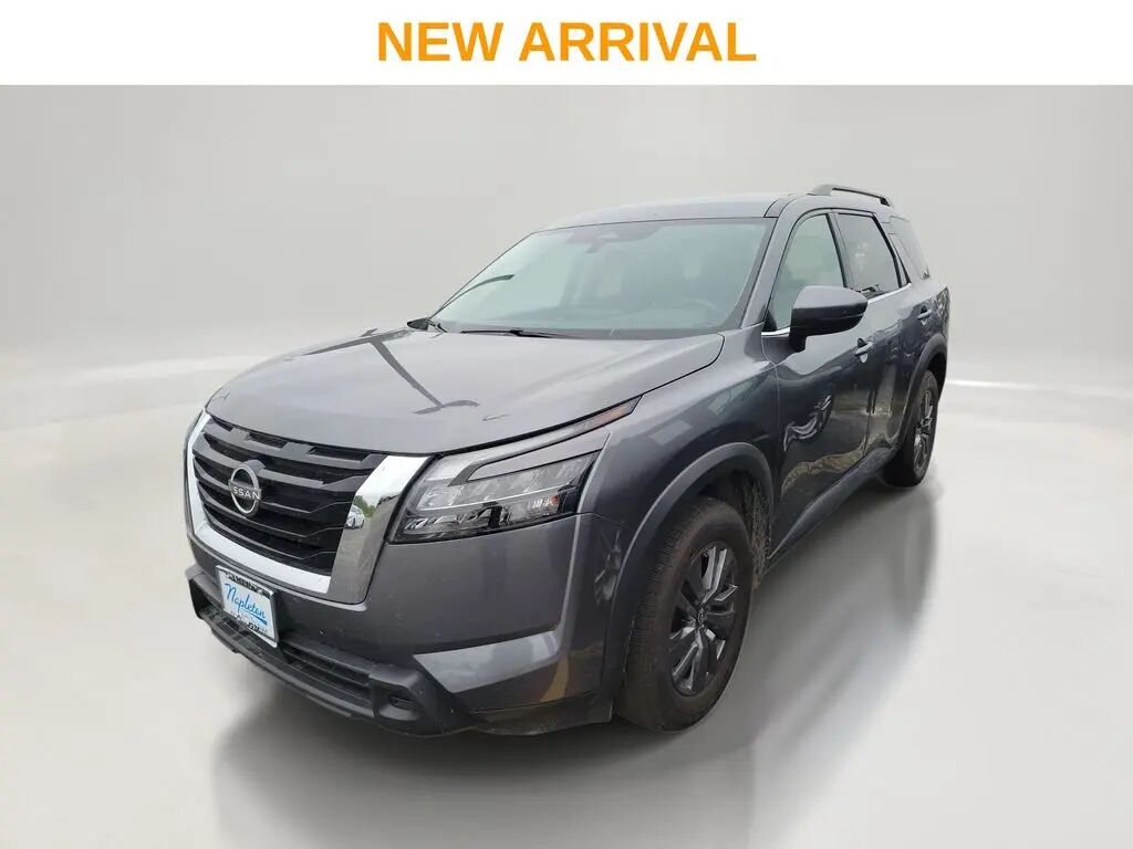 2024 Nissan Pathfinder SV — photo 1 of 8