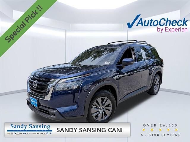 2025 Nissan Pathfinder SV