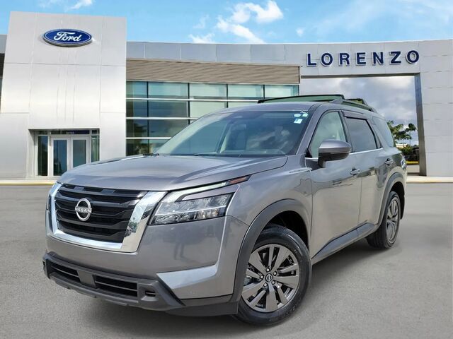 2022 Nissan Pathfinder SV
