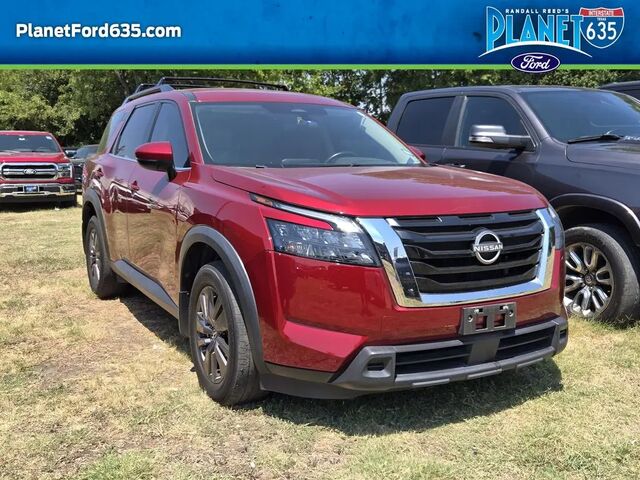 2023 Nissan Pathfinder SV