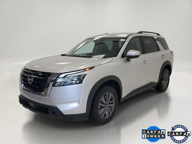 2025 Nissan Pathfinder SV