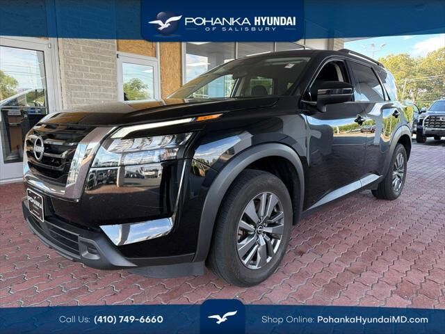2024 Nissan Pathfinder SV