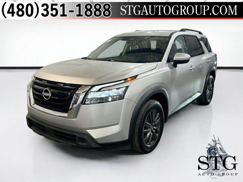 2022 Nissan Pathfinder SV — photo 1 of 13