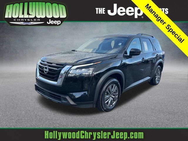 2025 Nissan Pathfinder SV