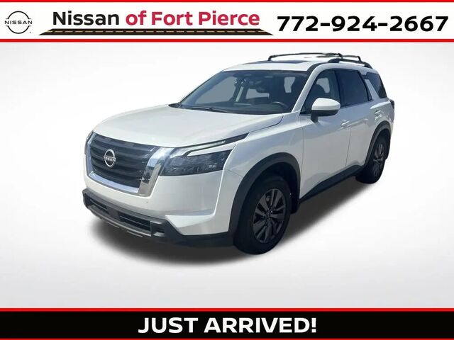 2025 Nissan Pathfinder SV