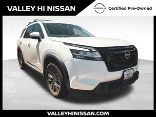 2022 Nissan Pathfinder SV
