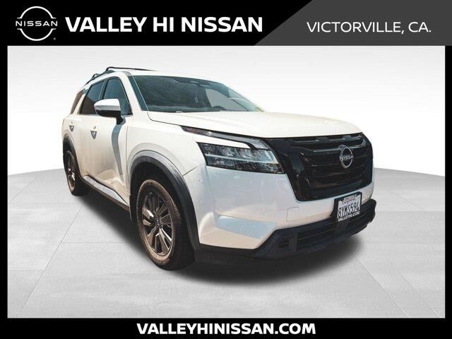 2022 Nissan Pathfinder SV
