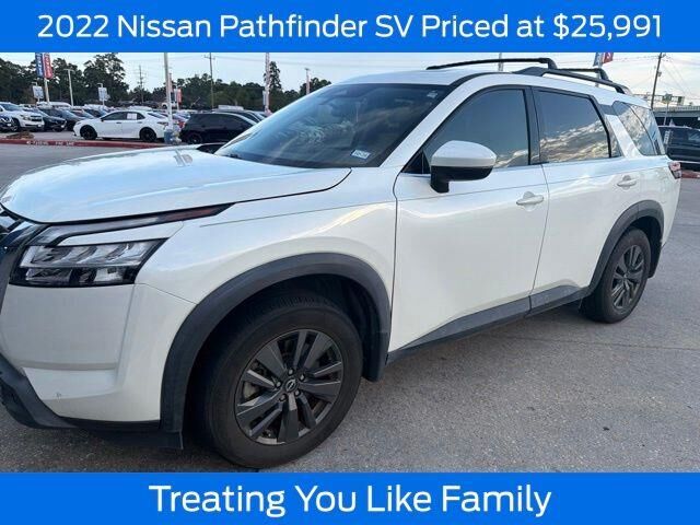 2022 Nissan Pathfinder SV